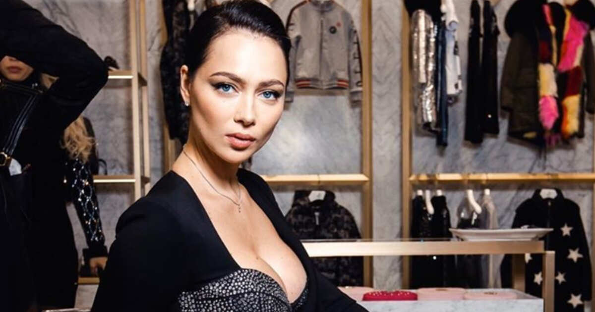 Девушка ищет спонсора. Она готова. Статус я женщина. Самбурская. Гормоны прикол.