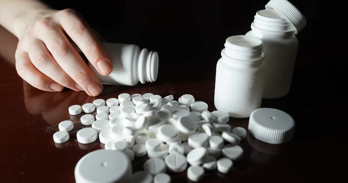 ФАС сообщила о снижении более 250 цен на лекарства из списка ЖНВЛП — 26.12. 2023 — В России на РЕН ТВ