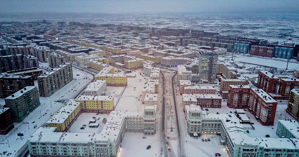 Норильск 50 лет октября. Улица 50 лет октября Норильск. Норильск 50 лет октября ул 1. Самый грустный город в России. 50 Лет октября 5 Норильск.