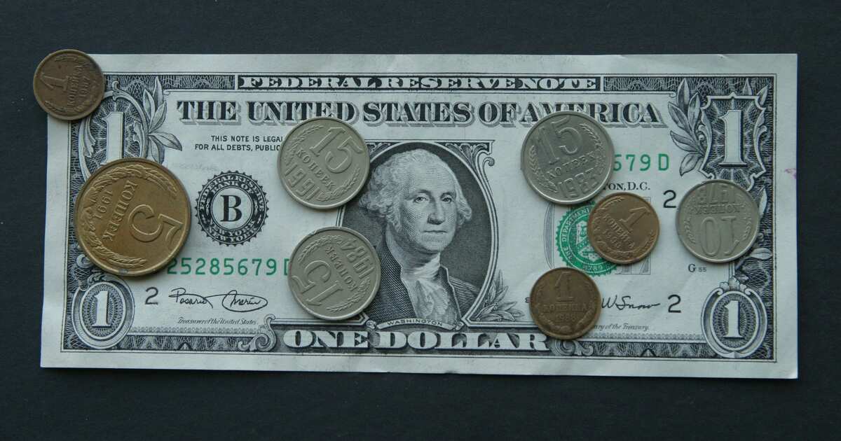 Том за 1 доллар. Иностранная валюта в СССР. 1 Доллар в СССР. Доллар в 1990. 1 Доллар 63 копейки.