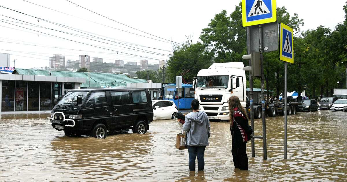 Ливни в приморье. Приморский край наводнение. Потоп во Владивостоке. Тайфун Владивосток. Тайфун во Владивостоке фото.