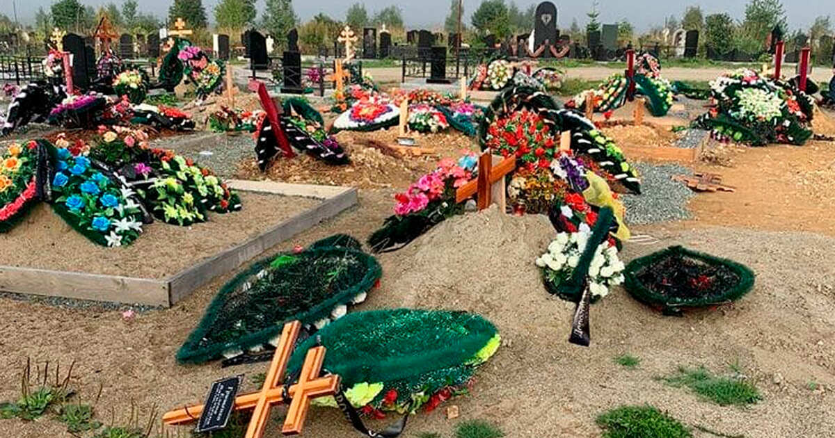 Кладбище южно сахалинск. Кладбище Христофоровка Южно-Сахалинск. Кладбищенский комплекс 1 Южно-Сахалинск. Почетные захоронения. Кладбище в Христофоровке Южно Сахалинск.