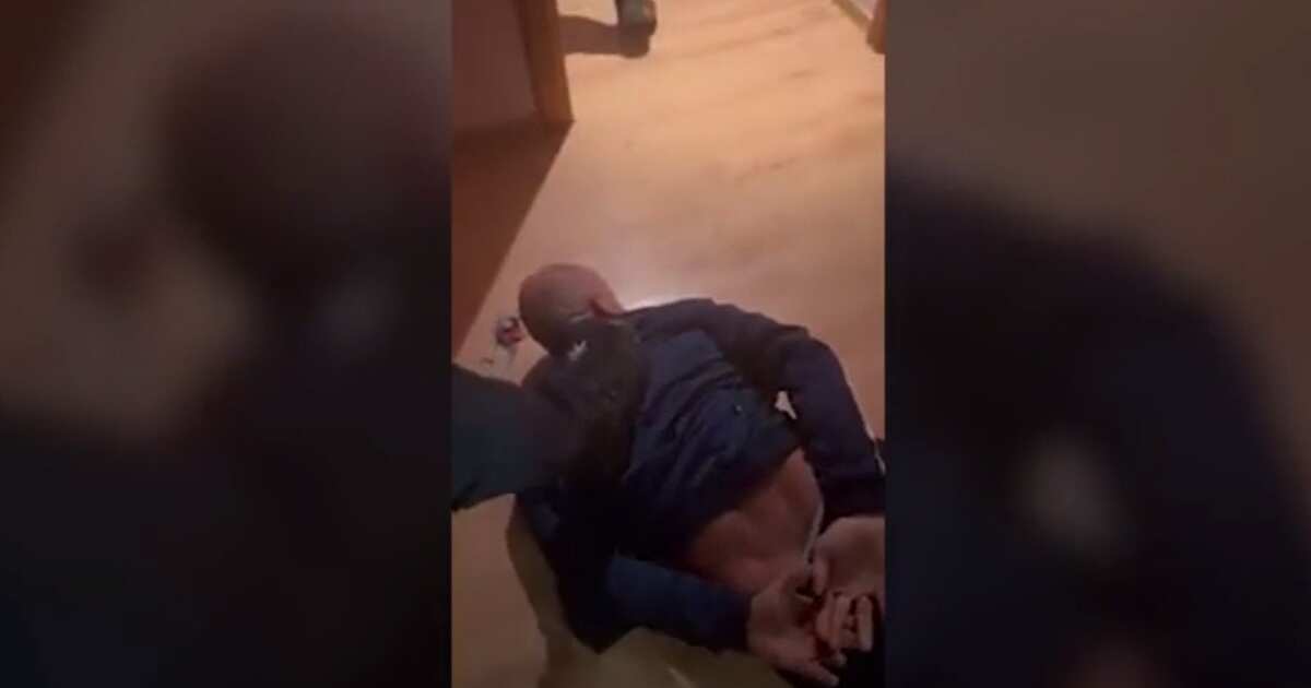 Пристав застрелили