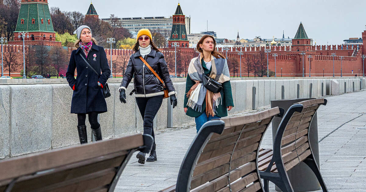 Москва в мае. Дождь в Москве. Российский Москвич. Майский дождь в Москве.