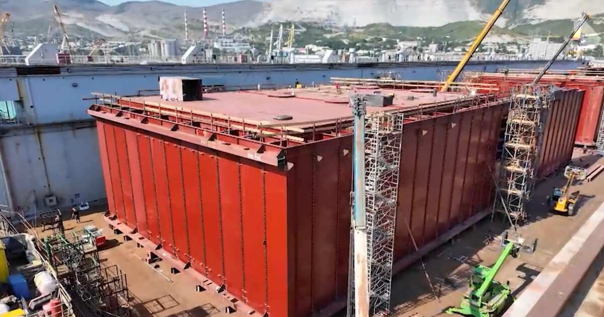 Над обломками затонувших в Черном море танкеров готовятся установить коффердамы