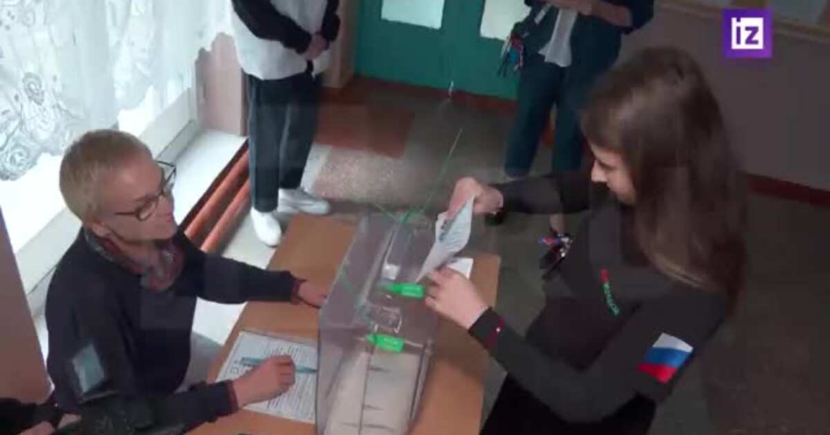 Присоединение запорожья. Референдум Мелитополь. Голосование Мелитополь. Студенты голосуют. Студенты голосуют на выборах.