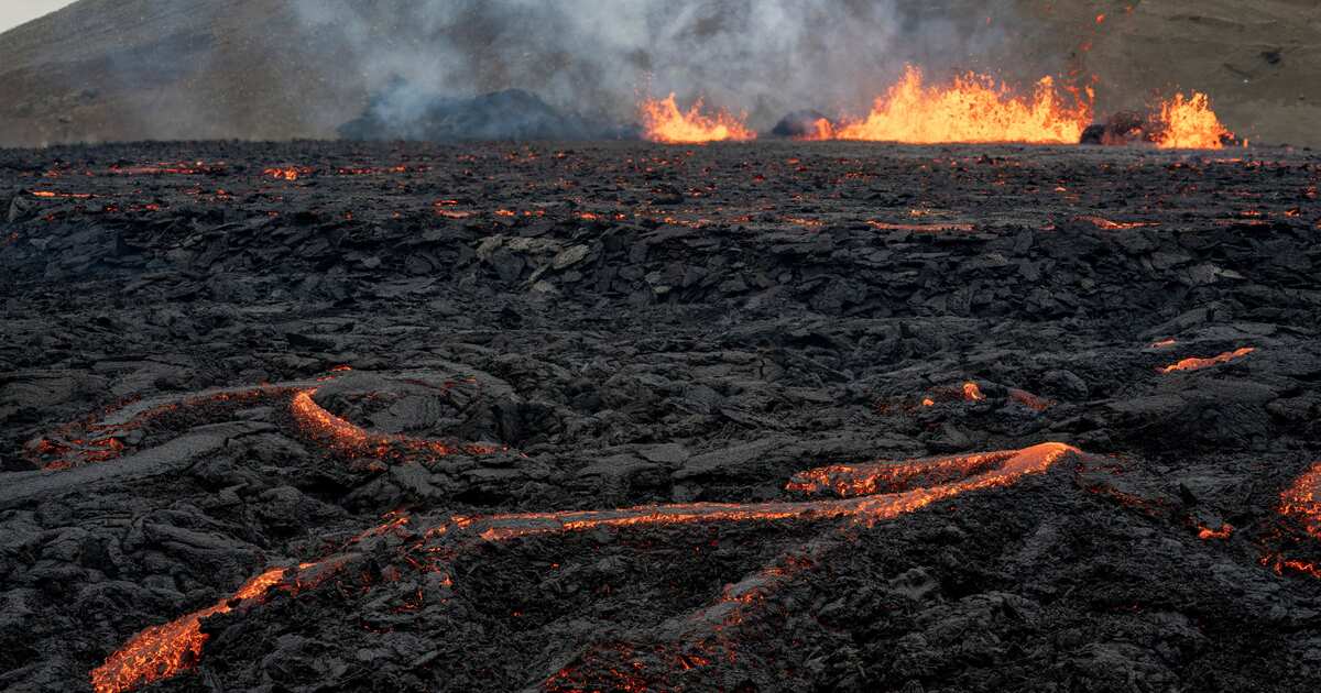 Вулкан камчатка извержение сегодня фото