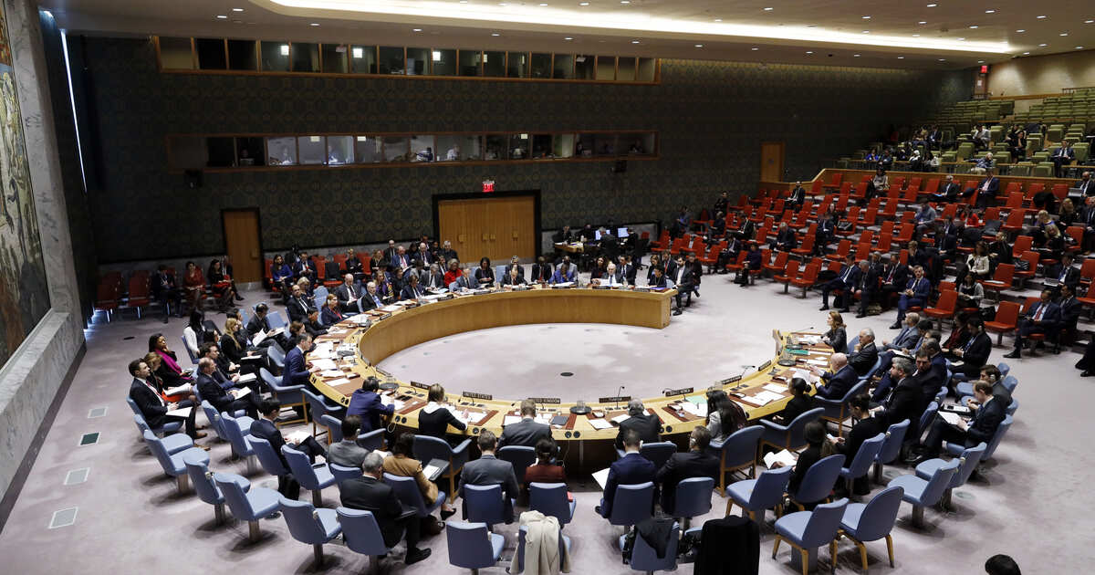 Оон 16. Совет безопасности ООН 2002. Саммит ООН. Заседание ООН. Собрание Объединенных наций в США.