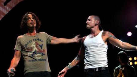 СМИ провели параллели между смертями вокалиста Linkin Park и лидера Soundgarden