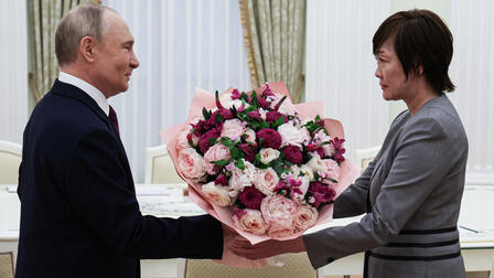 Путин встретился с вдовой экс-премьера Японии
