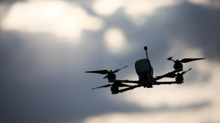 Операторы FPV-дронов уничтожили технику ВСУ у границы Курской области
