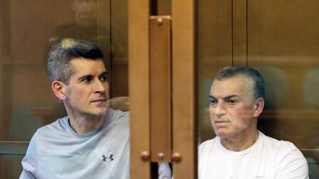 Суд взыскал акции Дальневосточного морского пароходства Магомедовых
