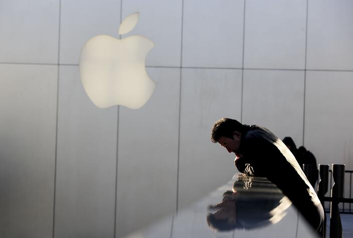Что будет с устройствами Apple и Android после отключения. Фото: © Global Look Press/ ChinaFotoPress