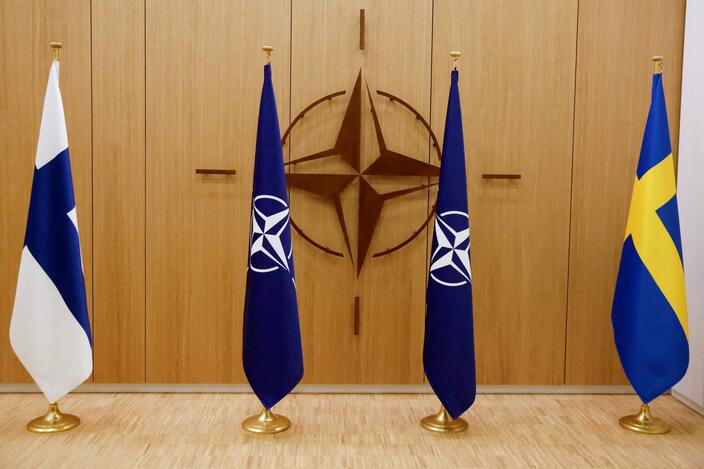 НАТО добивается окружения России