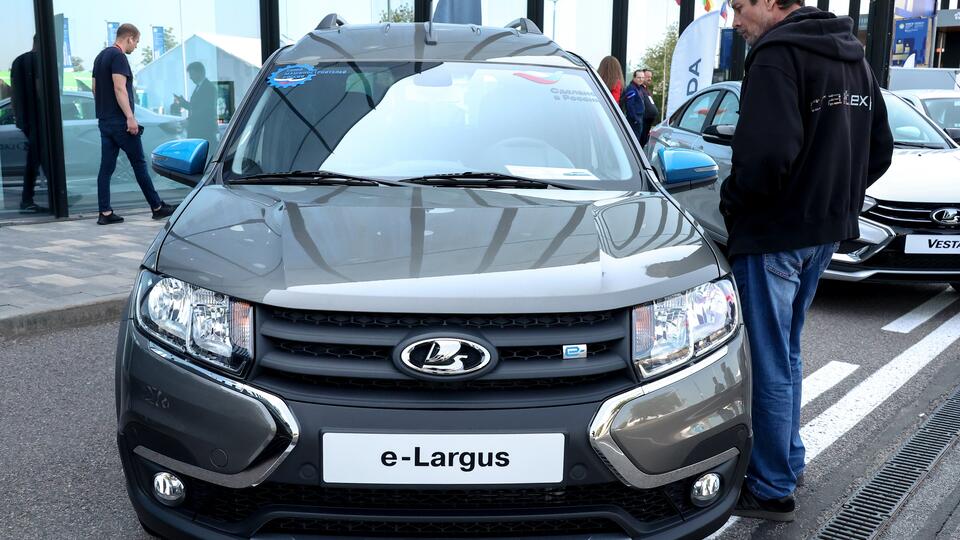 АвтоВАЗ назвал сроки выпуска электромобиля Lada e-Largus