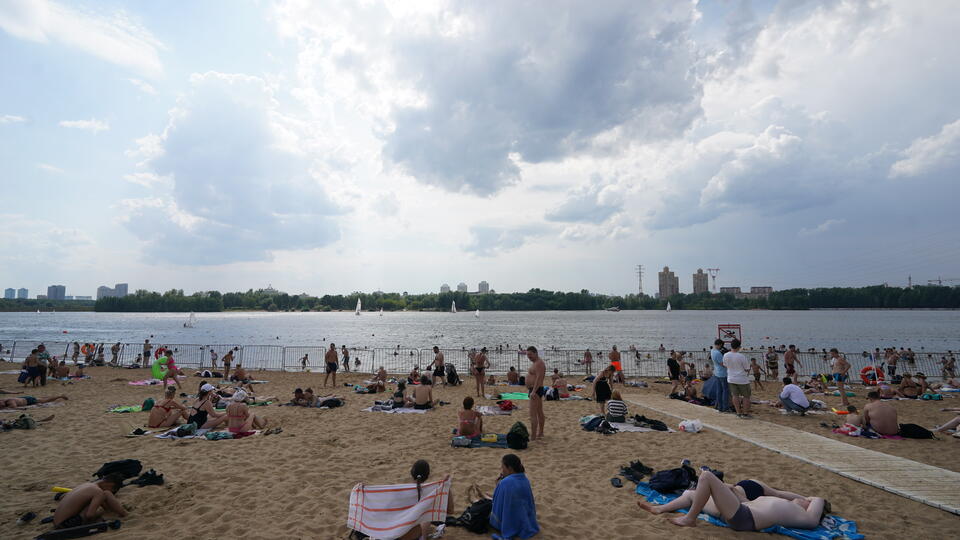 Москвичей предупредили о возвращении аномальной жары после выходных