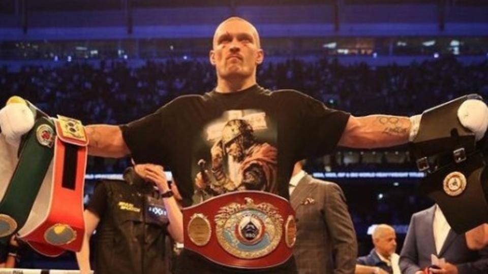 Его не перебоксировать: звезды спорта восхищены победой Усика