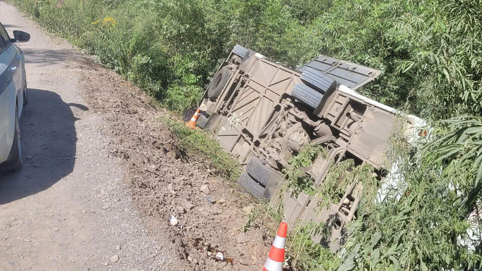 Число пострадавших в ДТП с автобусом с туристами под Красноярском выросло до 25