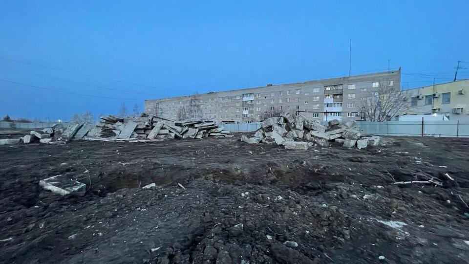 Ребенка насмерть раздавило бетонным блоком в Свердловской области