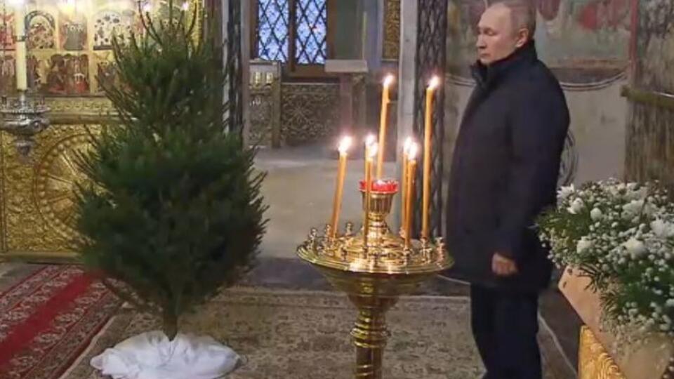 Путин встречает Рождество в Благовещенском соборе Кремля