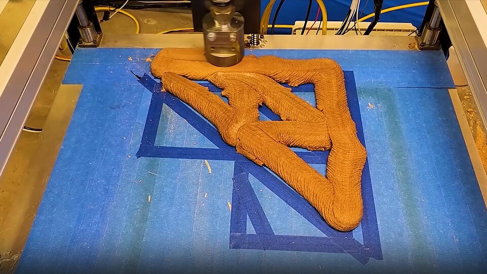 Как превратить старую древесину в уникальные чернила для 3D-принтера. Фото: © Кадр из программы "Наука и техника", РЕН ТВ