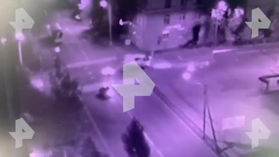 Камера запечатлела момент аварии со машиной помощи в Колпино
