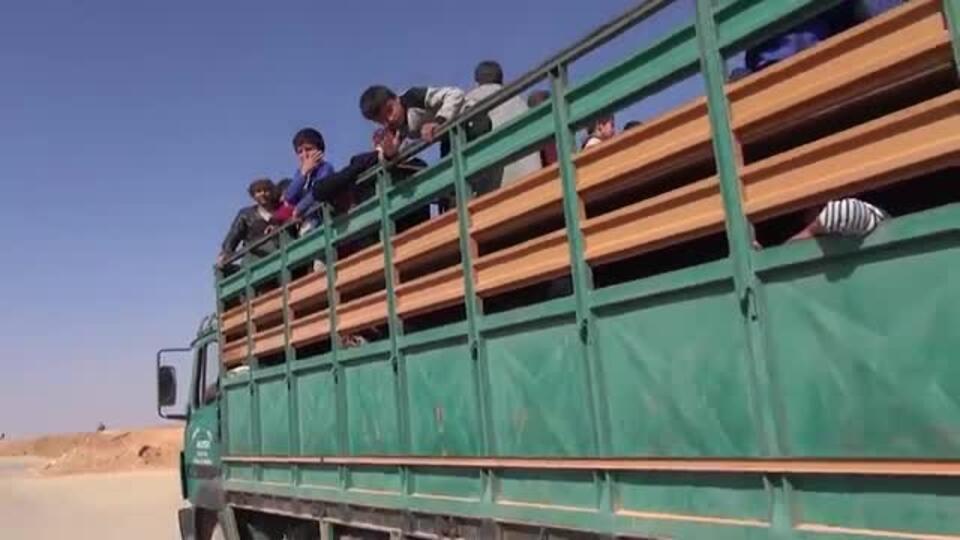 Около 200 сирийцев смогли покинуть лагерь беженцев Рукбан