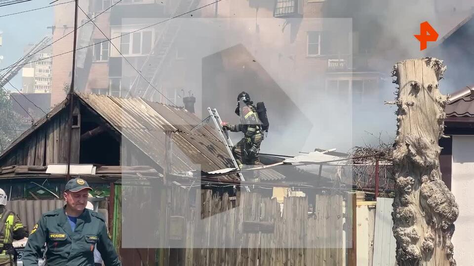 Кадры с места пожара жилого дома в Батайске