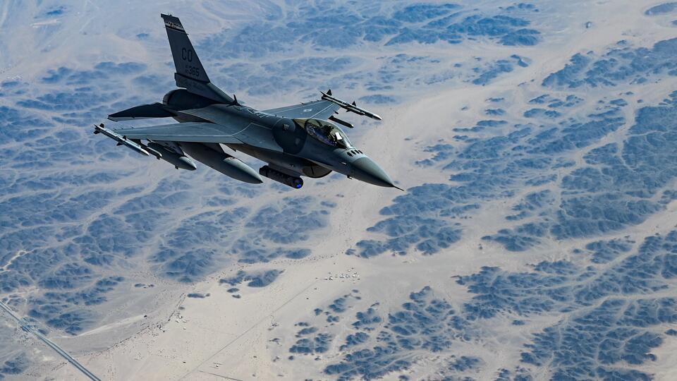 Главком сил НАТО в Европе выступил за поставки F-16 Украине