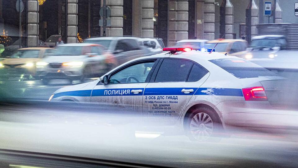 Женщине расстреляли автомобиль в центре Москвы после угроз