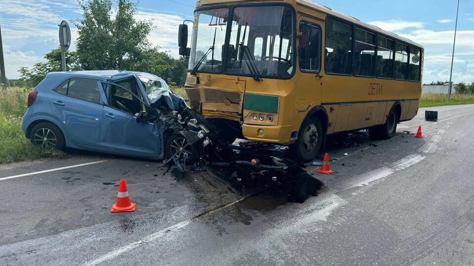 Автобус с детьми попал в ДТП под Калининградом, есть пострадавшие