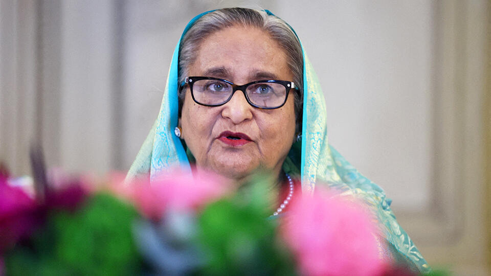 Ушедшая в отставку премьер Бангладеш находится в Индии