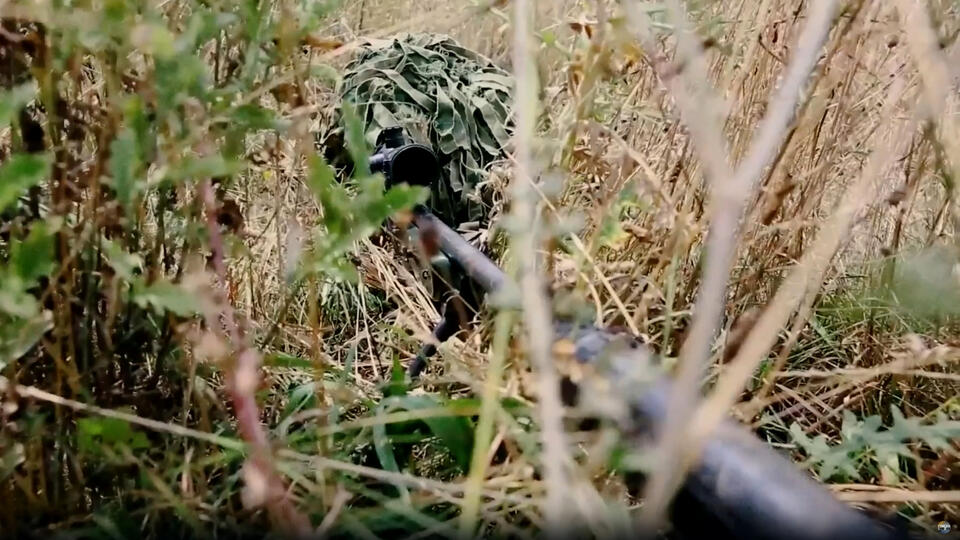 Как "зеленка" помогает военным на фронте. Фото: © Кадр из программы "СОВБЕЗ", РЕН ТВ