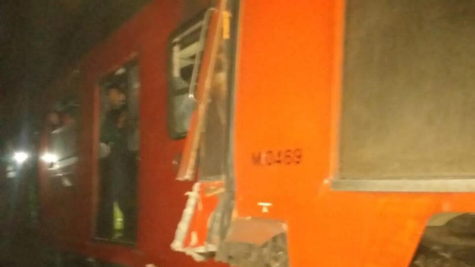 При столкновении поездов в метро Мехико погиб один человек, 10 ранены
