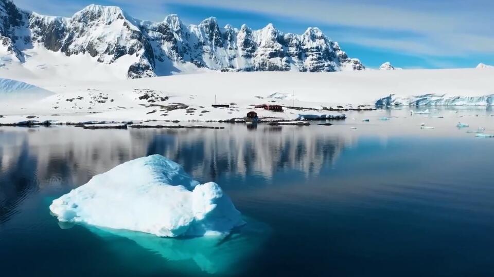 Тайны Антарктиды: кровавый водопад, аномалия и неизвестные существа
