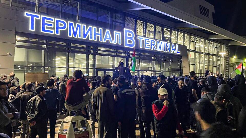 Хабиб Нурмагомедов прокомментировал беспорядки в аэропорту в Дагестане