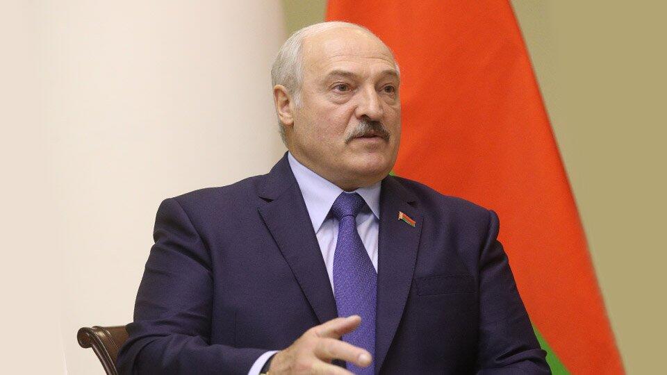 Лукашенко дал совет заразившимся коронавирусом