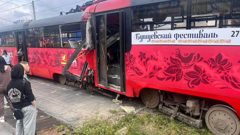 Один человек погиб и семь пострадали в ДТП с трамваями в Златоусте