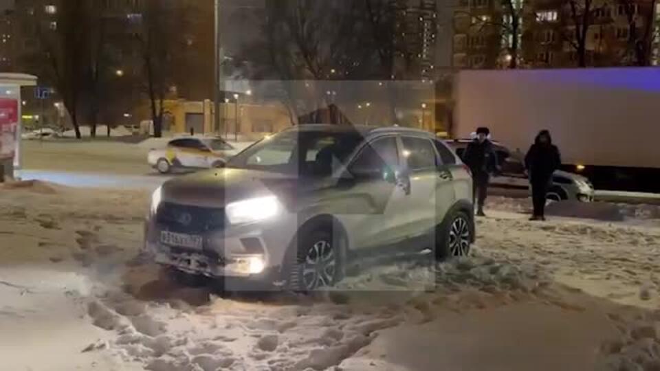 Кадры с места угона авто таможенника драгдилером в Москве
