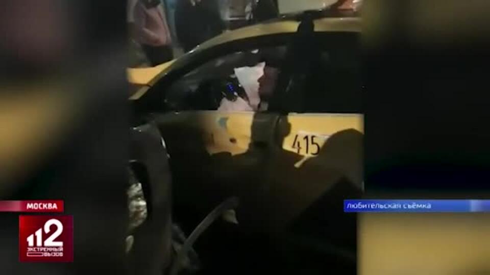 Задержан таксист, протаранивший пять машин в Москве