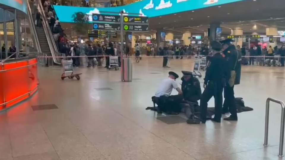 В Домодедово задержали мужчину за сообщение о бомбе в рюкзаке