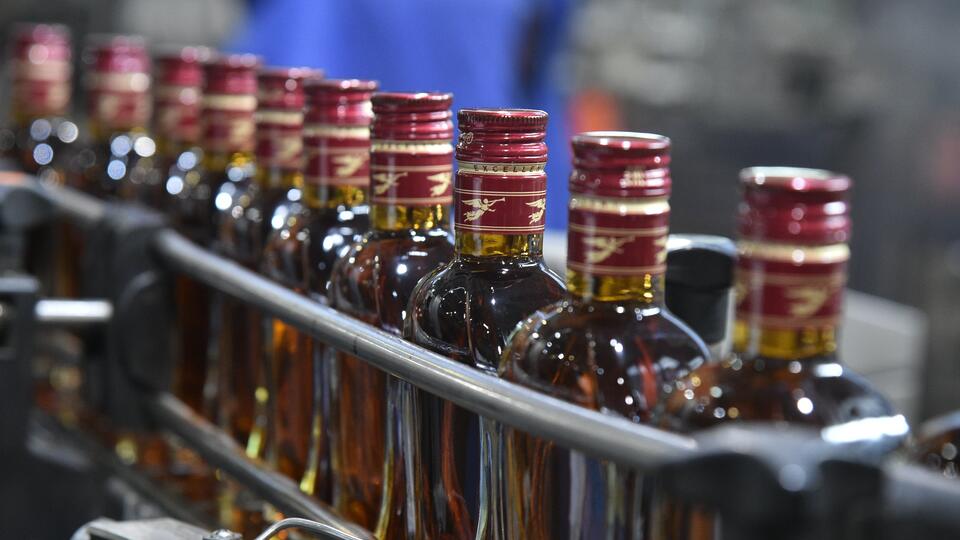 Россияне начали пить больше крепкого алкоголя