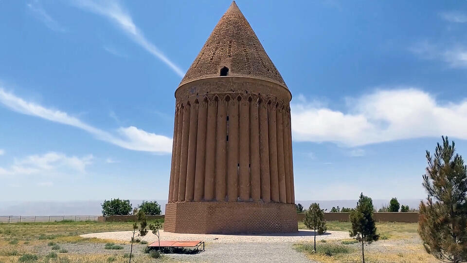 Одна из древнейших обсерваторий мира находится в Иране. Фото: © Кадр из программы "Невероятно интересные истории", РЕН ТВ