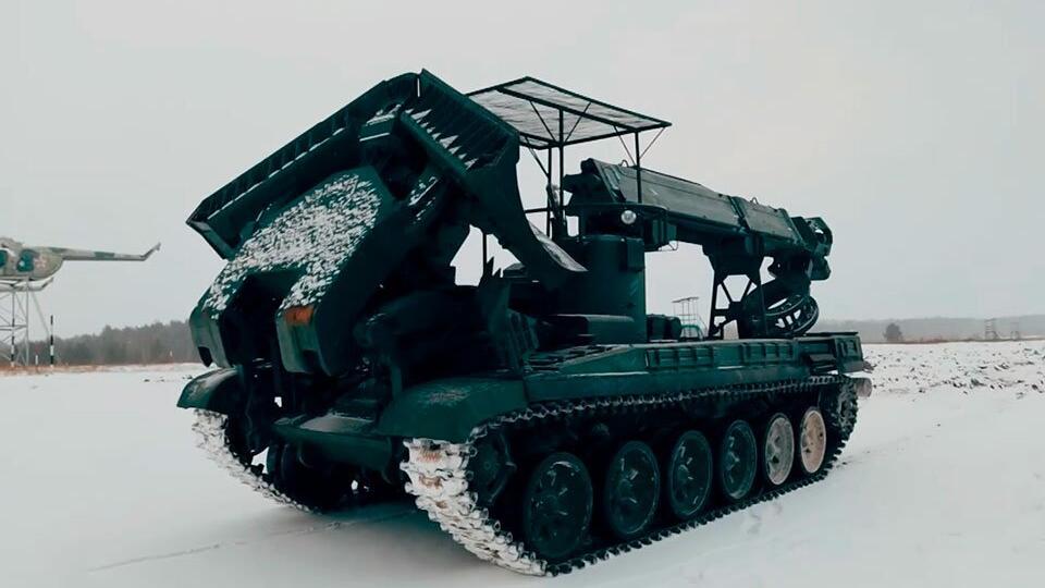 Как работает инженерная машина разграждения на базе Т-72. Фото: © Скриншот видео