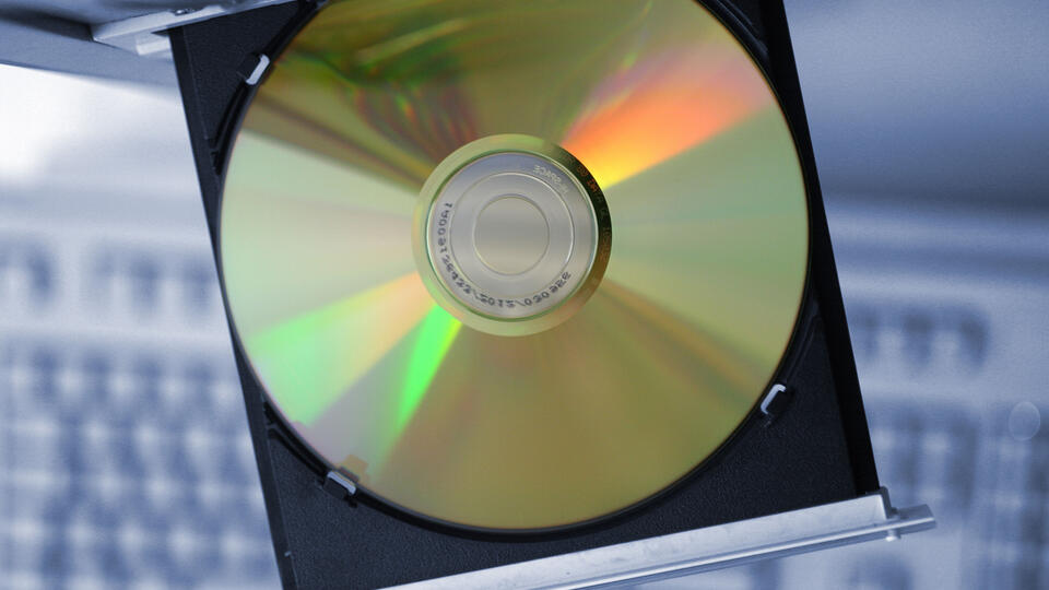 Почему DVD-диски оказались недолговечными. Фото: © www.globallookpress.com/CHROMORANGE / Bilderbox