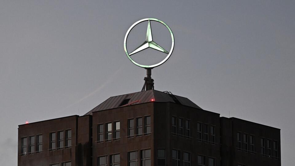 Mercedes-Benz хочет продать все автосалоны в Германии