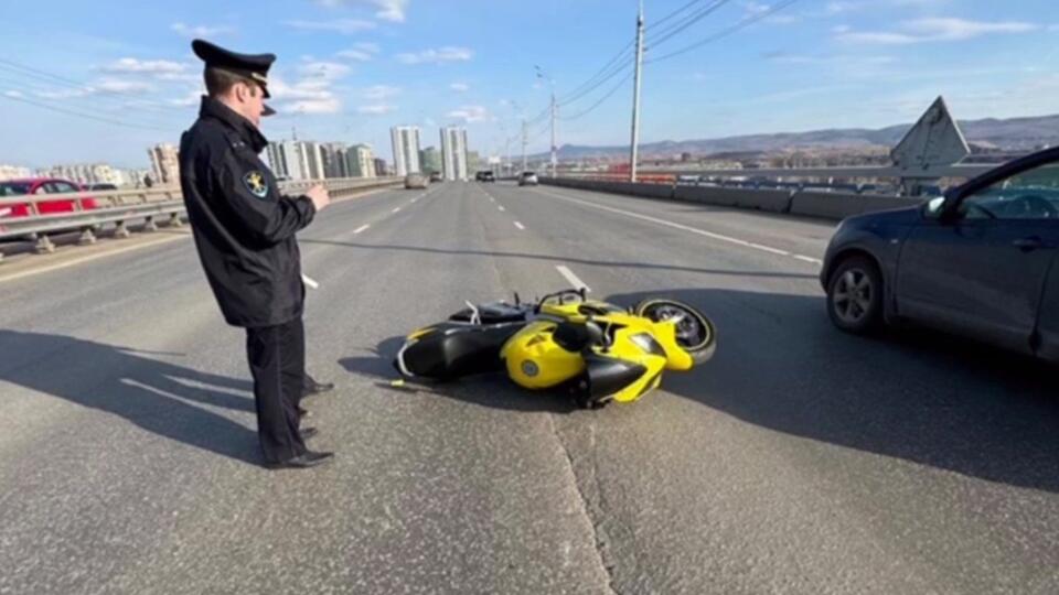 Десятилетний мальчик потерял ногу в ДТП с мотоциклом в Красноярске
