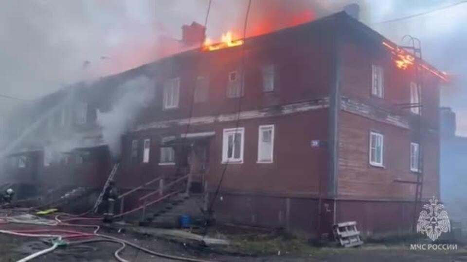 Один человек погиб при пожаре в доме в Архангельске