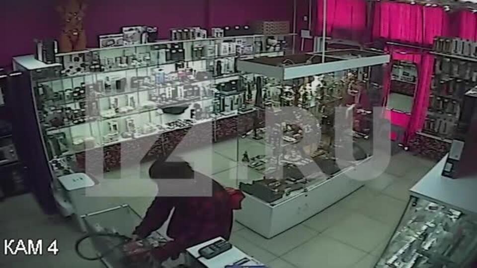 Ограбление секс-шопа в Ногинске попало на видео