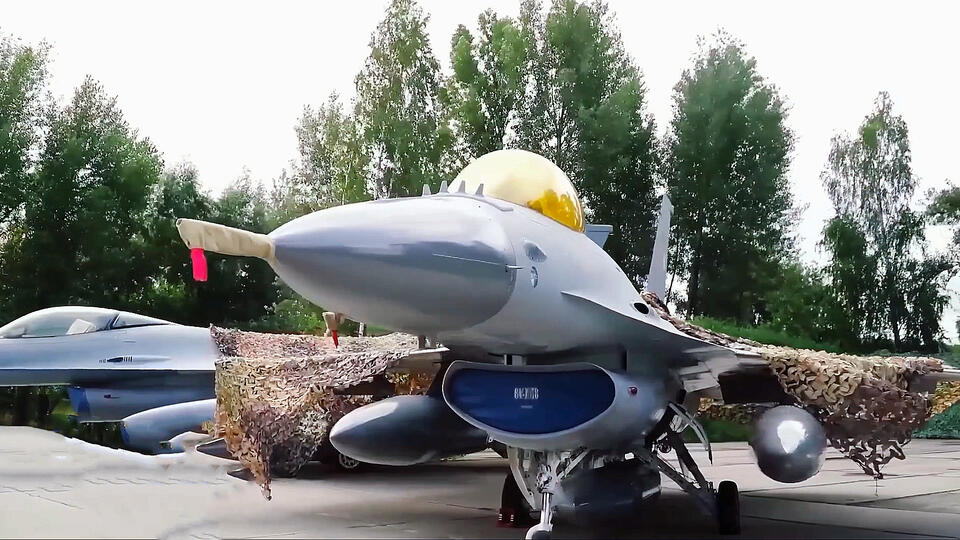 Как объясняют потерю F-16 на Украине. Фото: © Кадр из программы "СОВБЕЗ", РЕН ТВ